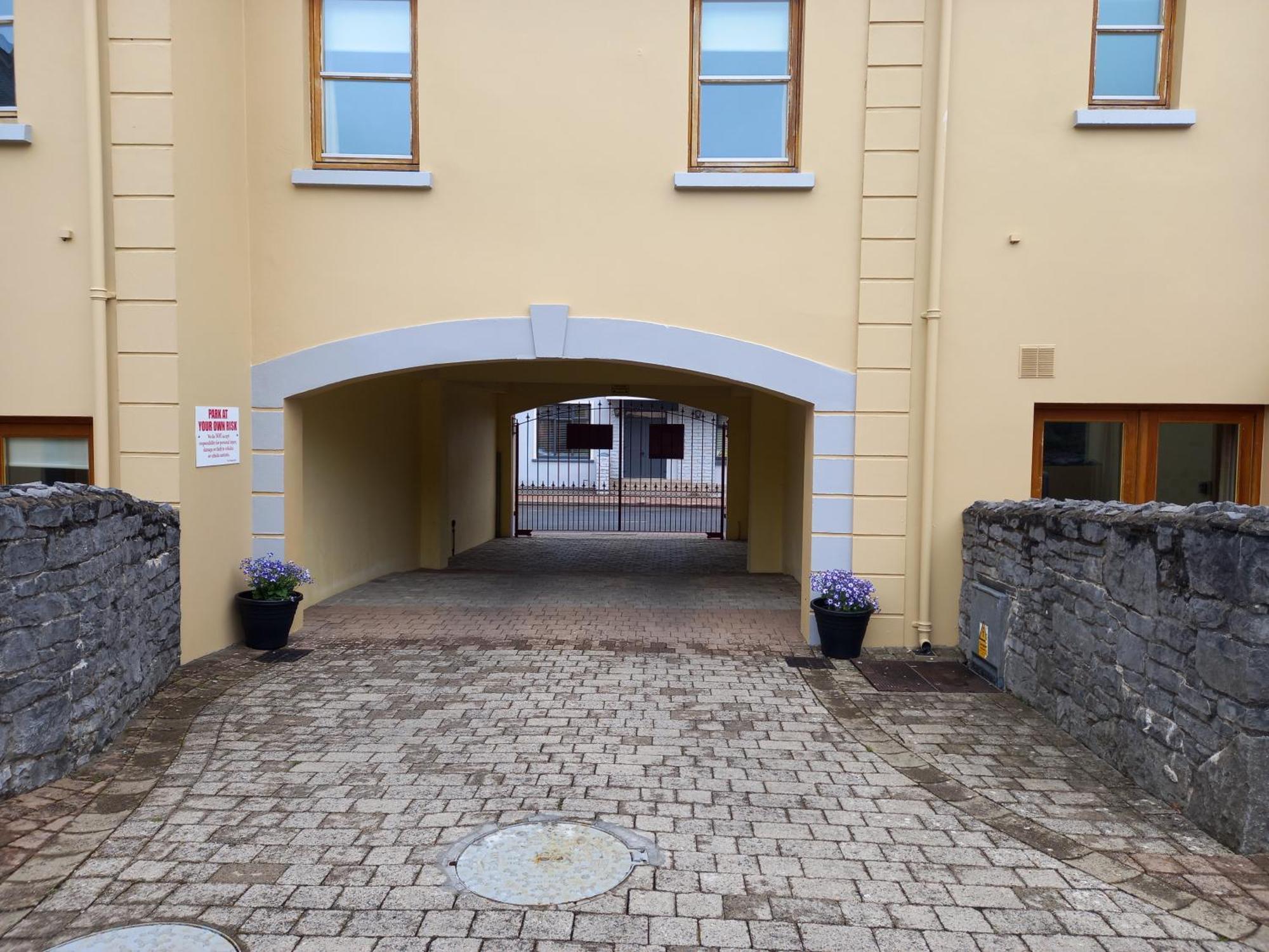 Town Square Holiday Homes Lisdoonvarna Zewnętrze zdjęcie